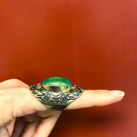 Antique style Ring - Picture 2 of 3